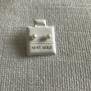 10 KT Gold Pearl Earrings for Kids